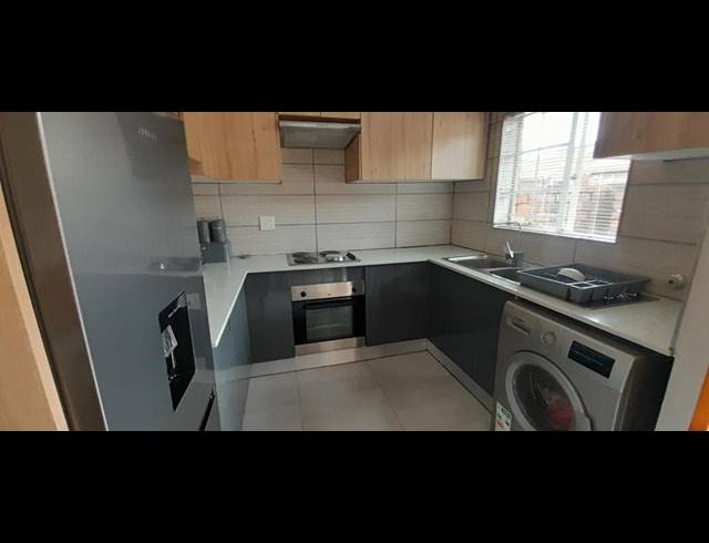 3 BEDROOM TOWNHOUSE FOR SALE IN ELDORAIGNE